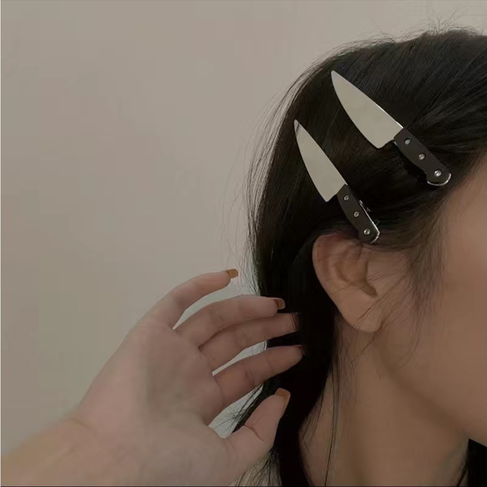 NWT 2 piece KNIFE CLIPS HALLOWEEN HAIR ACCESSORY